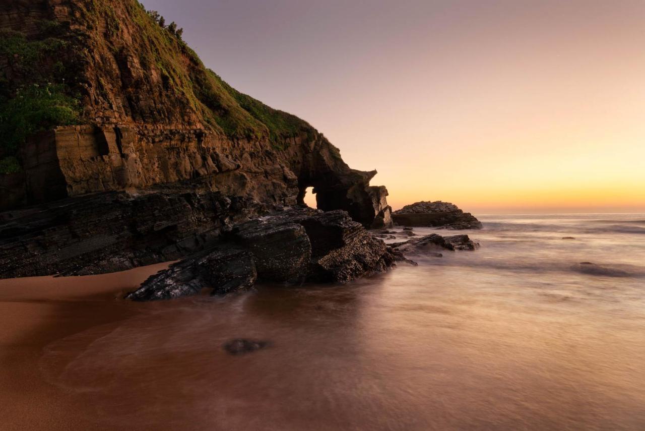Loadshedding Free!! Tropical Beach Oasis, Wi-Fi, Views, Pool, Netflix Ballito Esterno foto